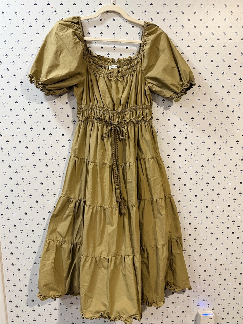Moon River Olive Green Puff Sleeve Tiered Midi Dress Tassel Tie M